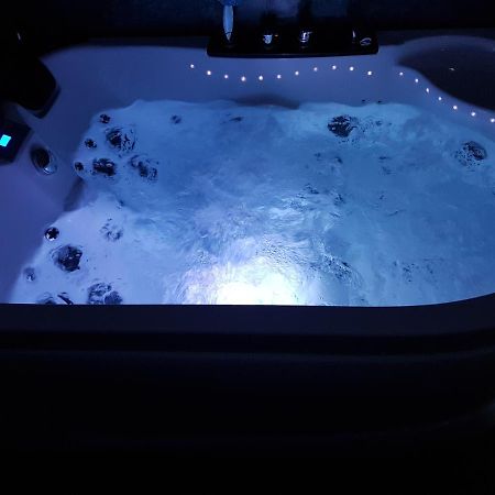 Lights Spa National Arena Mega Mall Monza 布加勒斯特 外观 照片