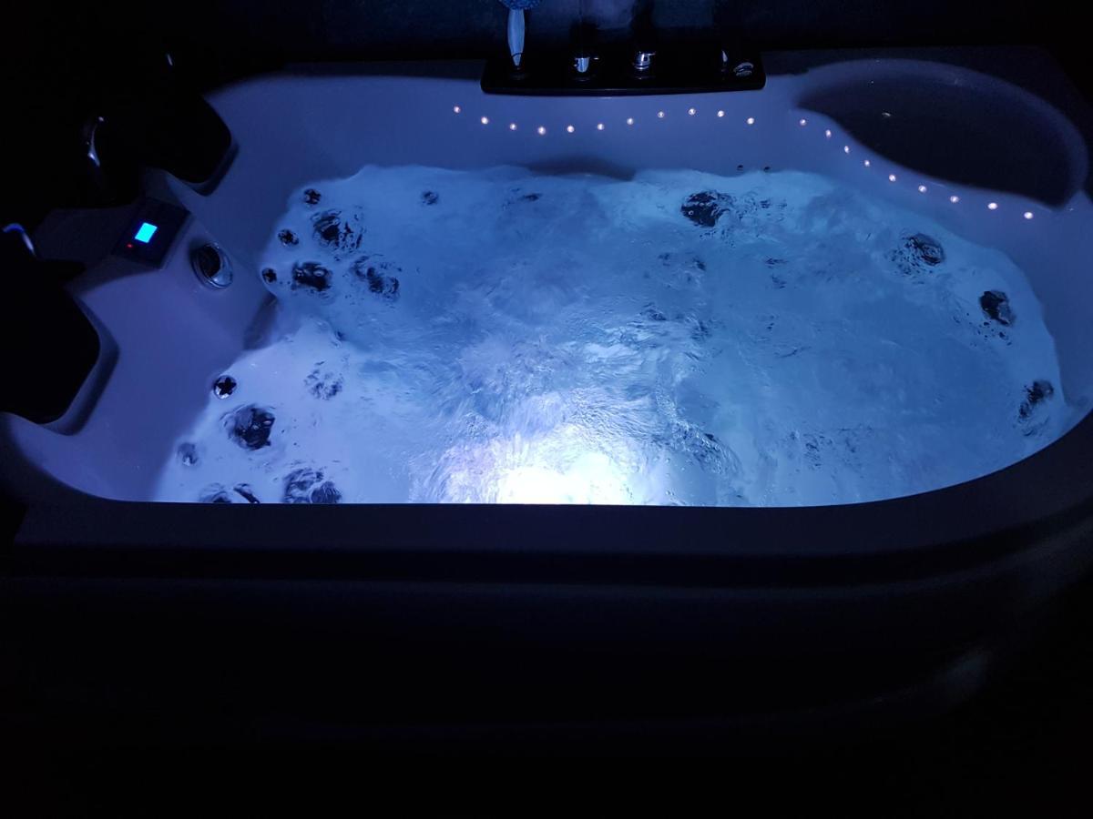 Lights Spa National Arena Mega Mall Monza 布加勒斯特 外观 照片