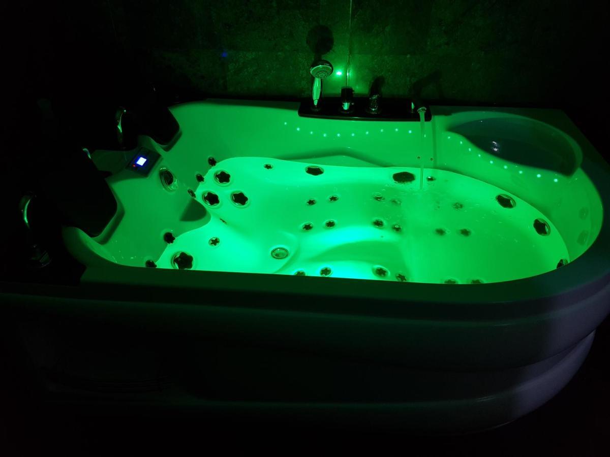 Lights Spa National Arena Mega Mall Monza 布加勒斯特 外观 照片